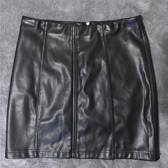Altar'd State Dresses & Skirts - NWOT Altar'd State Black Faux Leather Paneled Mini Skirt